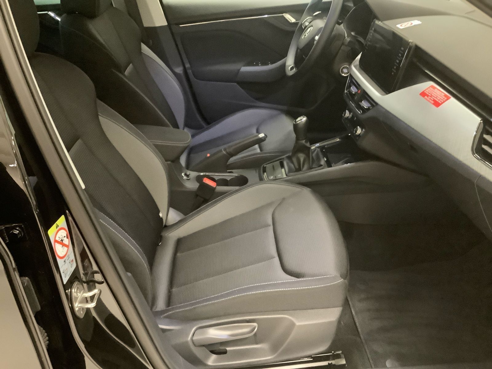 Kamiq Tour 1,5 TSI NAVI PDC KLIMAAUTO SH ALU