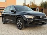 Volkswagen Tiguan Move - Volkswagen: Schwarz