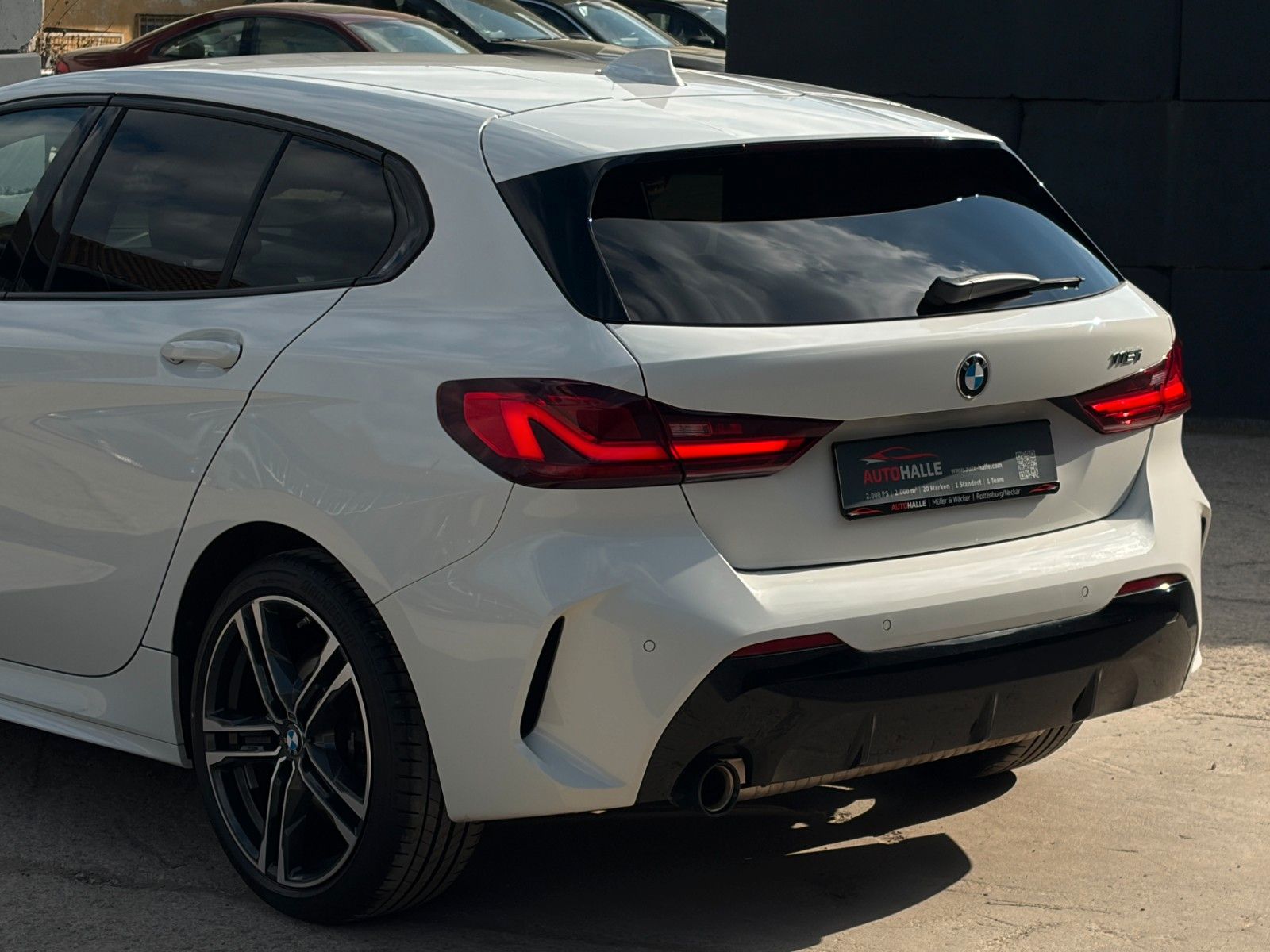 Fahrzeugabbildung BMW 118i M Sport SHZ HiFi Adap. LED PDC TEMP CarPlay