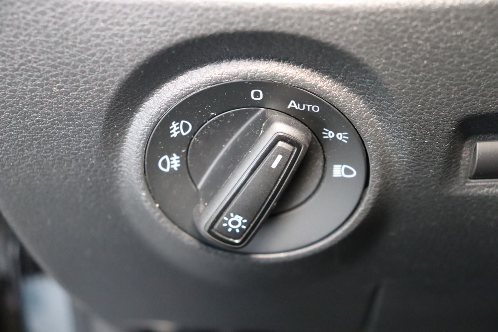 Fahrzeugabbildung SKODA Fabia 1.0 TSI * Navi * 1.Hand Soleil