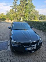 BMW 318i Touring -Navi, Telefon, Panorama Dach etc. - BMW 318 aus 2011: Kombi
