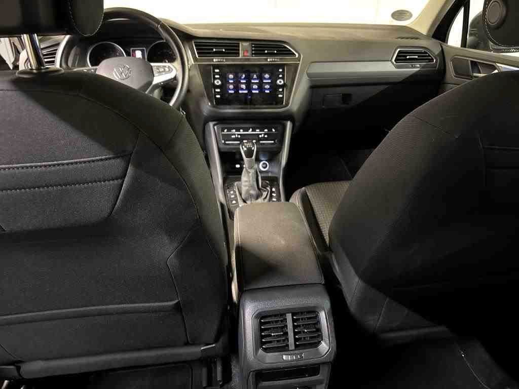 Fahrzeugabbildung Volkswagen Tiguan Active KAMERA 18`NAVI PARKLENK ACC 1.Hd