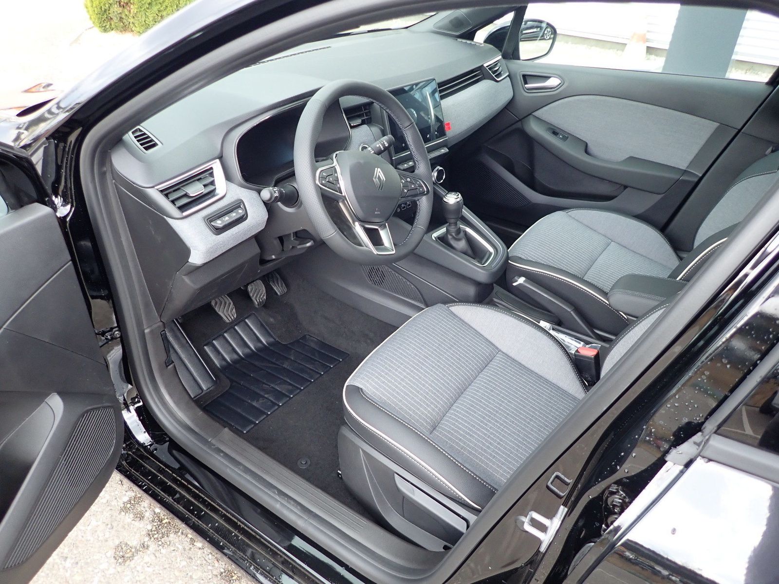Fahrzeugabbildung Renault Clio Techno TCe 90