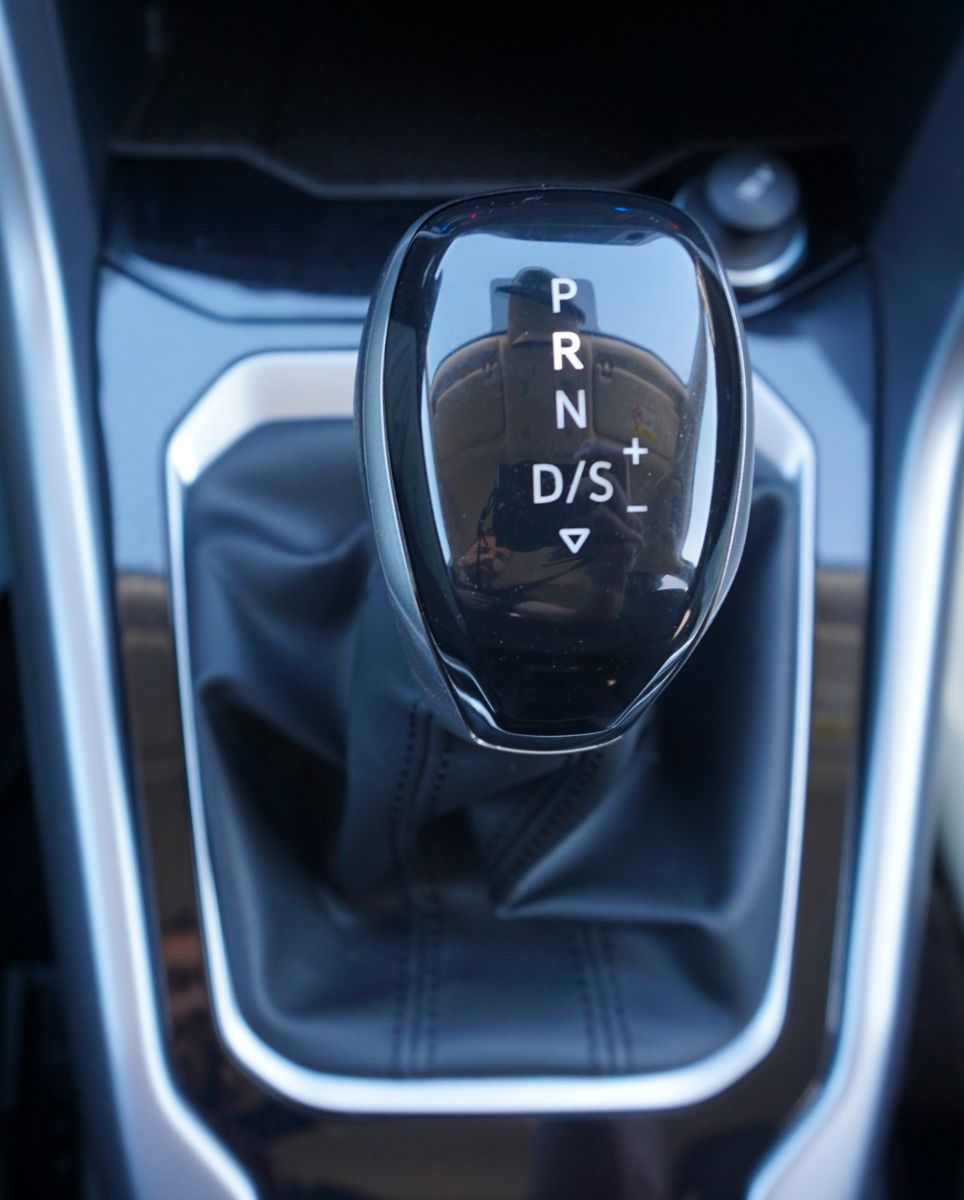 Fahrzeugabbildung Volkswagen T-Roc Life Navi,LED,Park/Lane Assist,SH