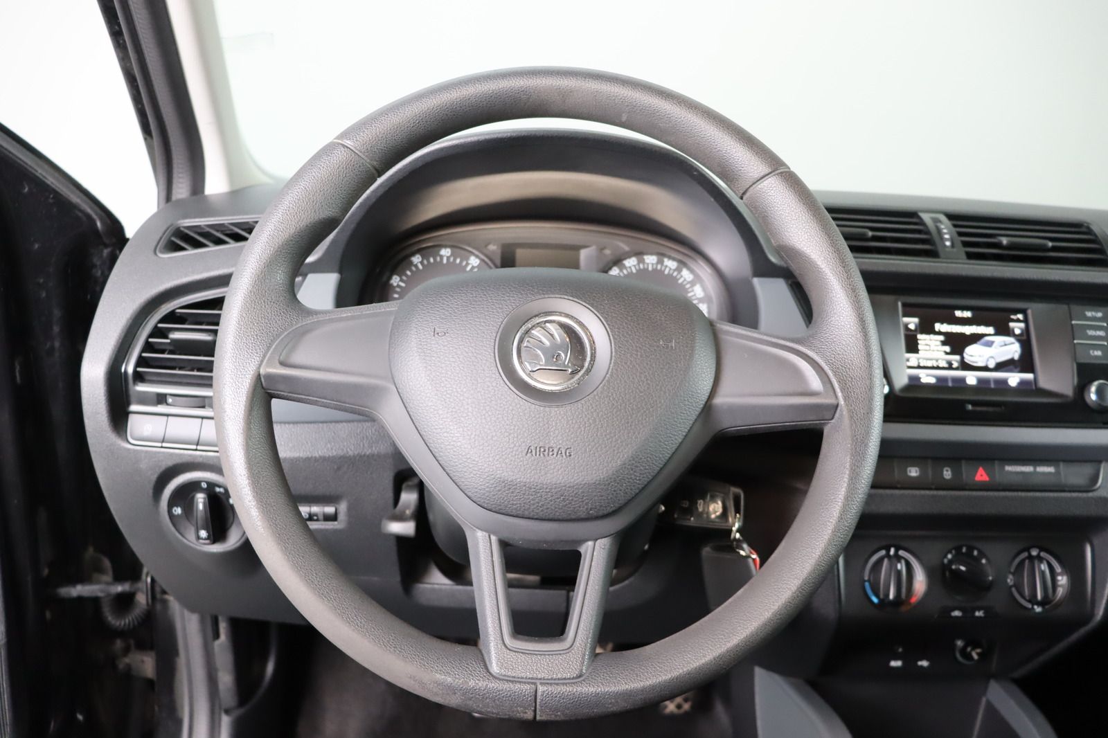 Fahrzeugabbildung SKODA Fabia 1.2 TSI Active Combi 1.Hand