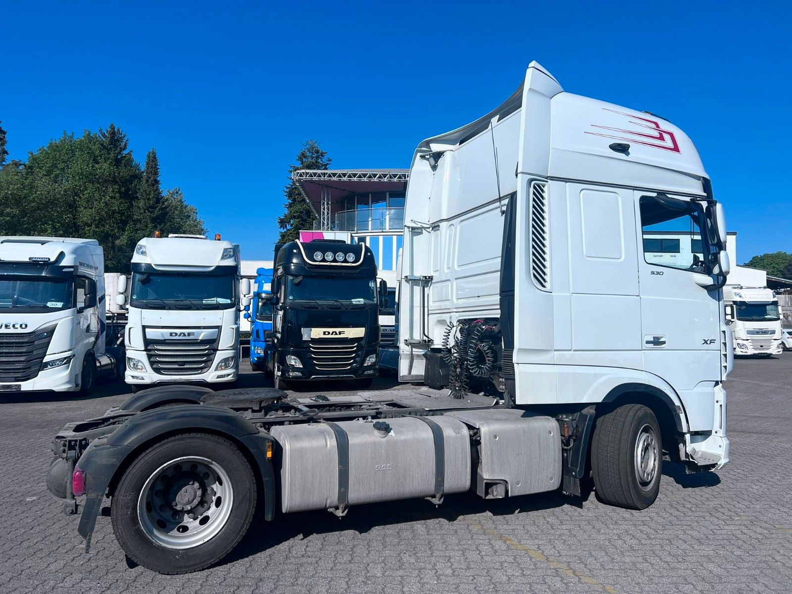 Fahrzeugabbildung DAF XF 530 FT, Low Deck, Bj. 2021, Intarder