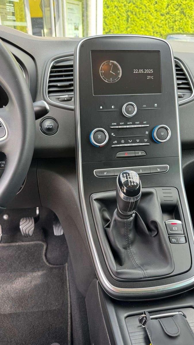 Fahrzeugabbildung Renault Scenic Limited Deluxe TCe 140