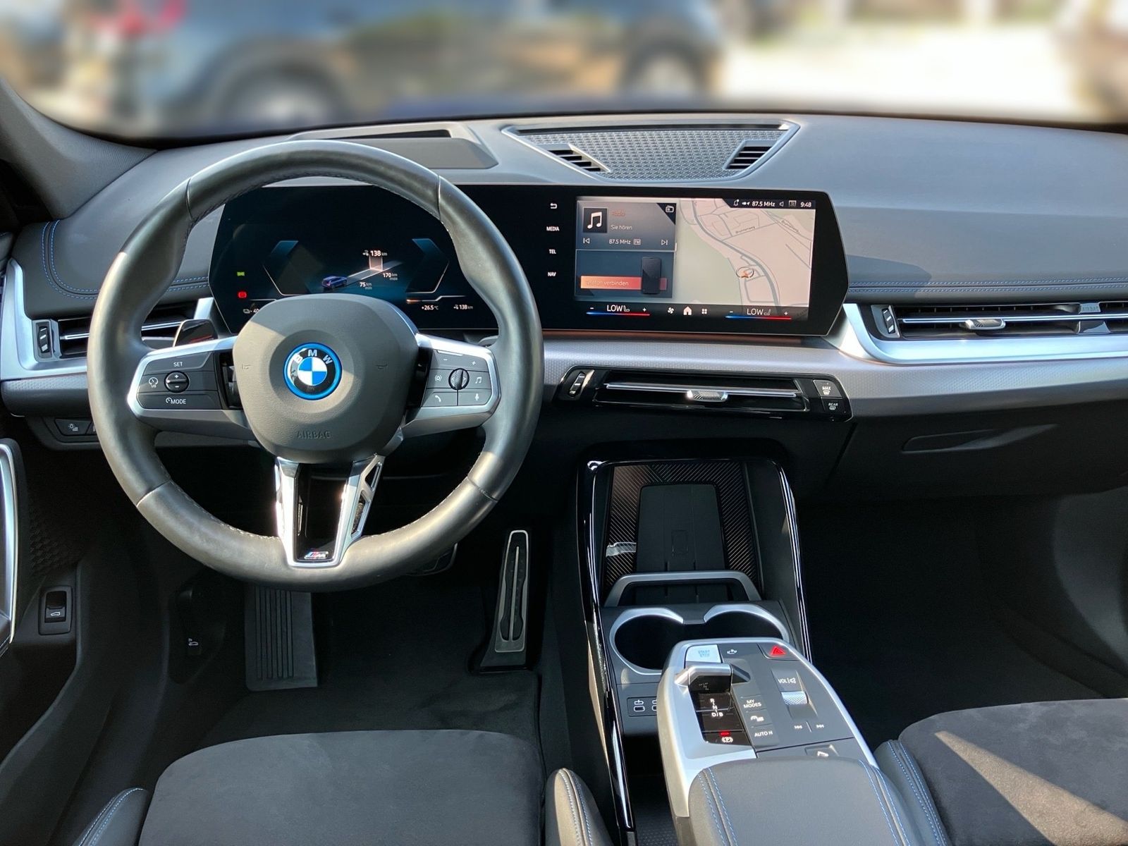 BMW iX1 xDrive30 M Sport Pro HUD LC Prof. DA H K PA foto 3