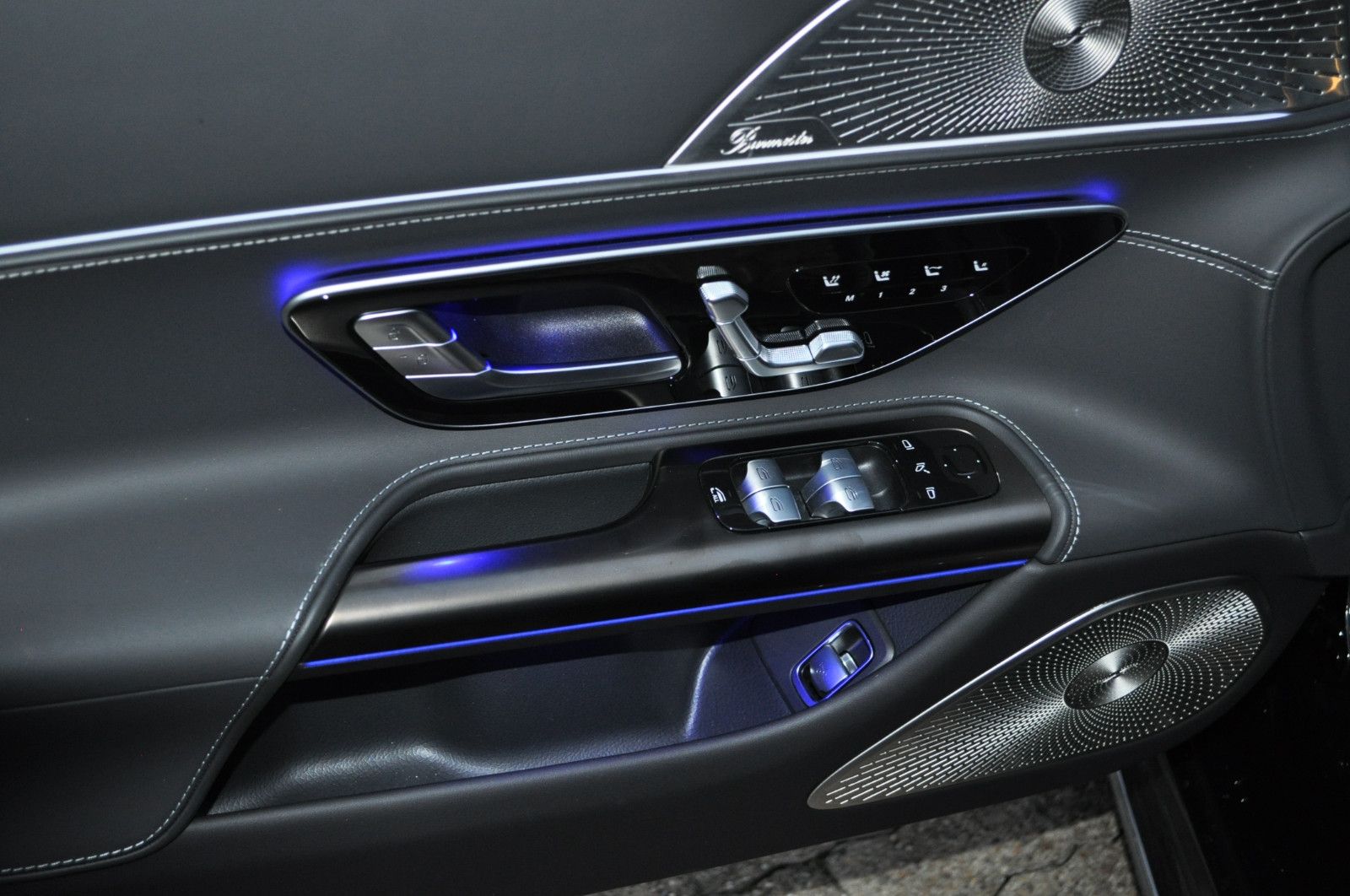 Fahrzeugabbildung Mercedes-Benz SL 63 AMG 4M NIght Paket Premium Ceramic Head