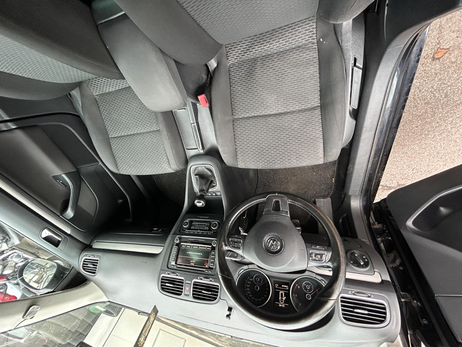 Volkswagen Golf 2011 — photo 11