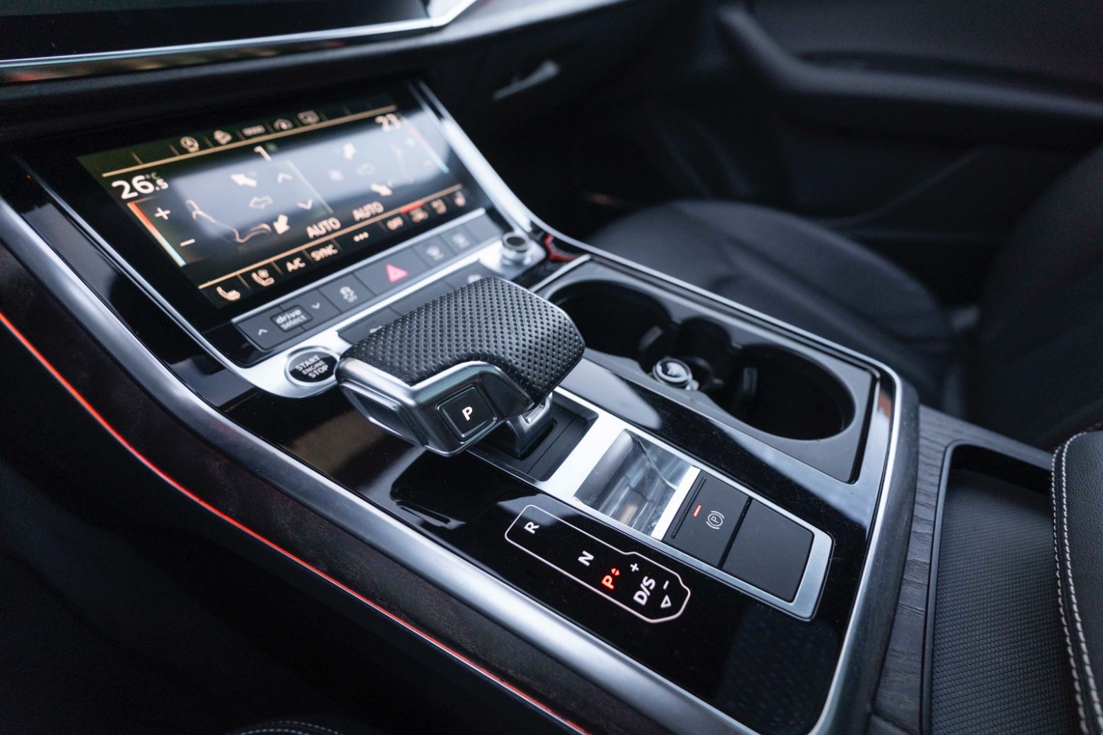 Fahrzeugabbildung Audi Q8 55 TFSI Quattro S-LINE B&O 3D ACC MATRIX NAV