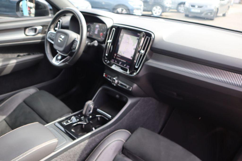 Volvo XC40 T4 AWD Geartronic R-Design|NAVI|R-CAM|BLIS|