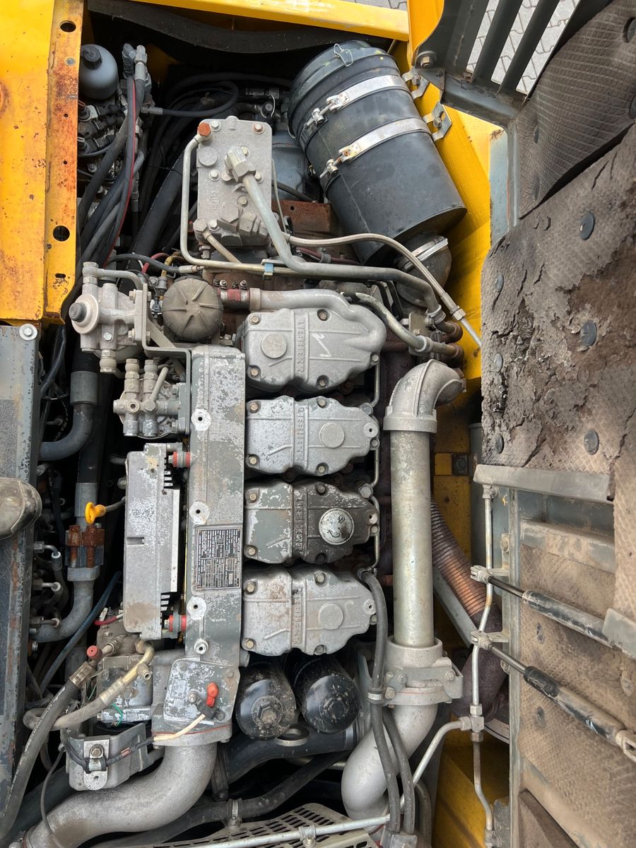 Fahrzeugabbildung Liebherr A 900 C ZW Litronic / 18.866h / 2008