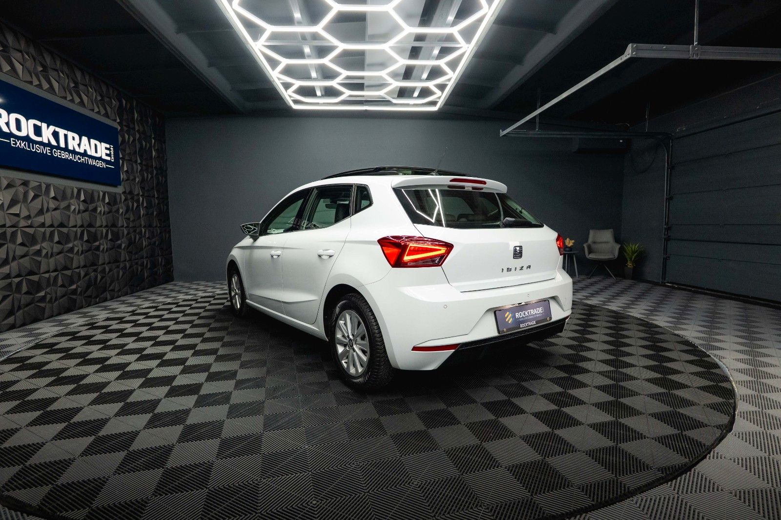 Fahrzeugabbildung SEAT Ibiza Xcellence Sport DSG *LED*Panorama*Kamera*