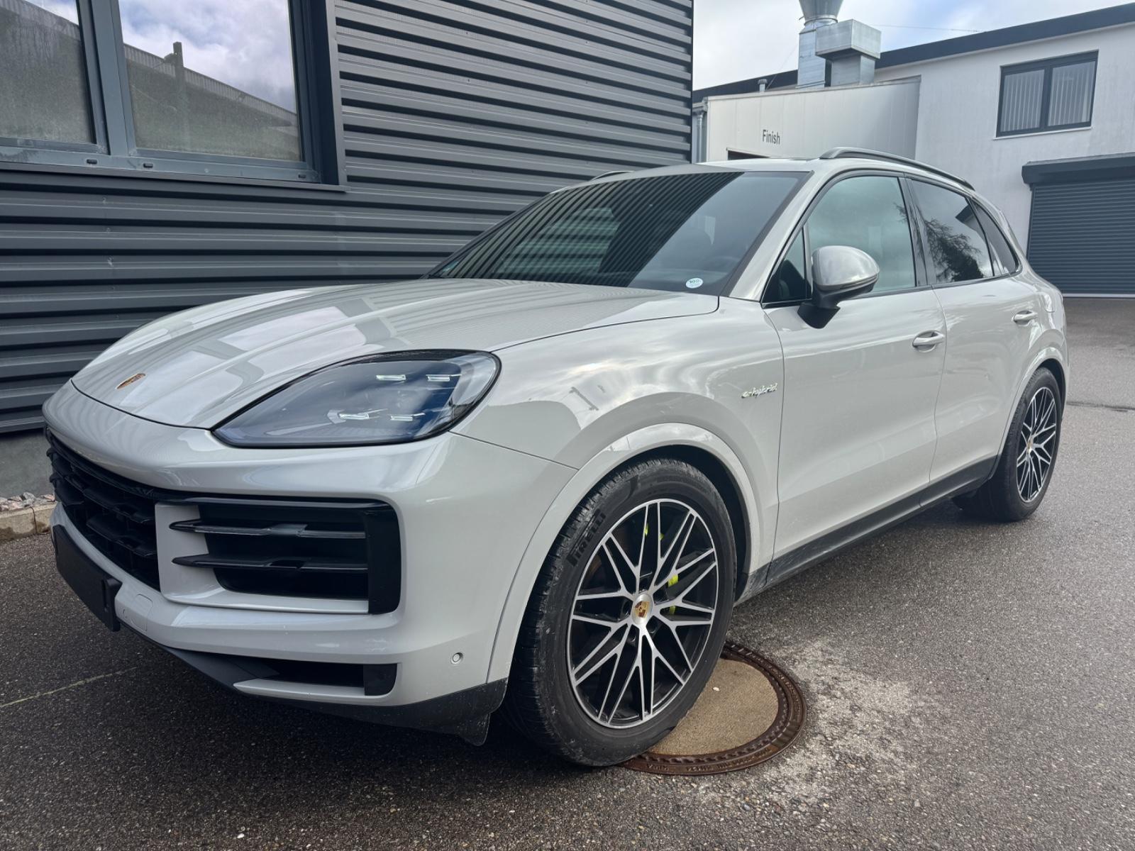 Porsche Cayenne E-Hybrid Pano/Luft/Beifahrerdisplay/Inno