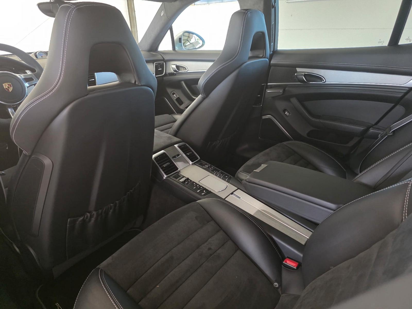 Porsche Panamera GTS