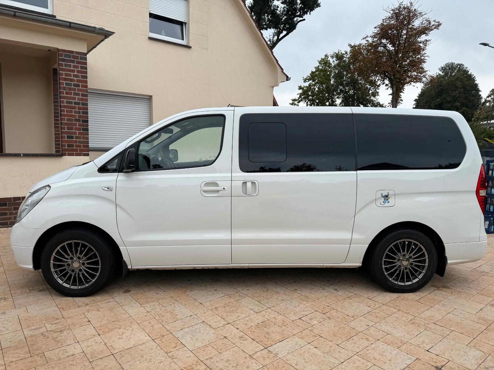 Hyundai H-1 Travel Premium+Leder+Navi+SHZ+AHK