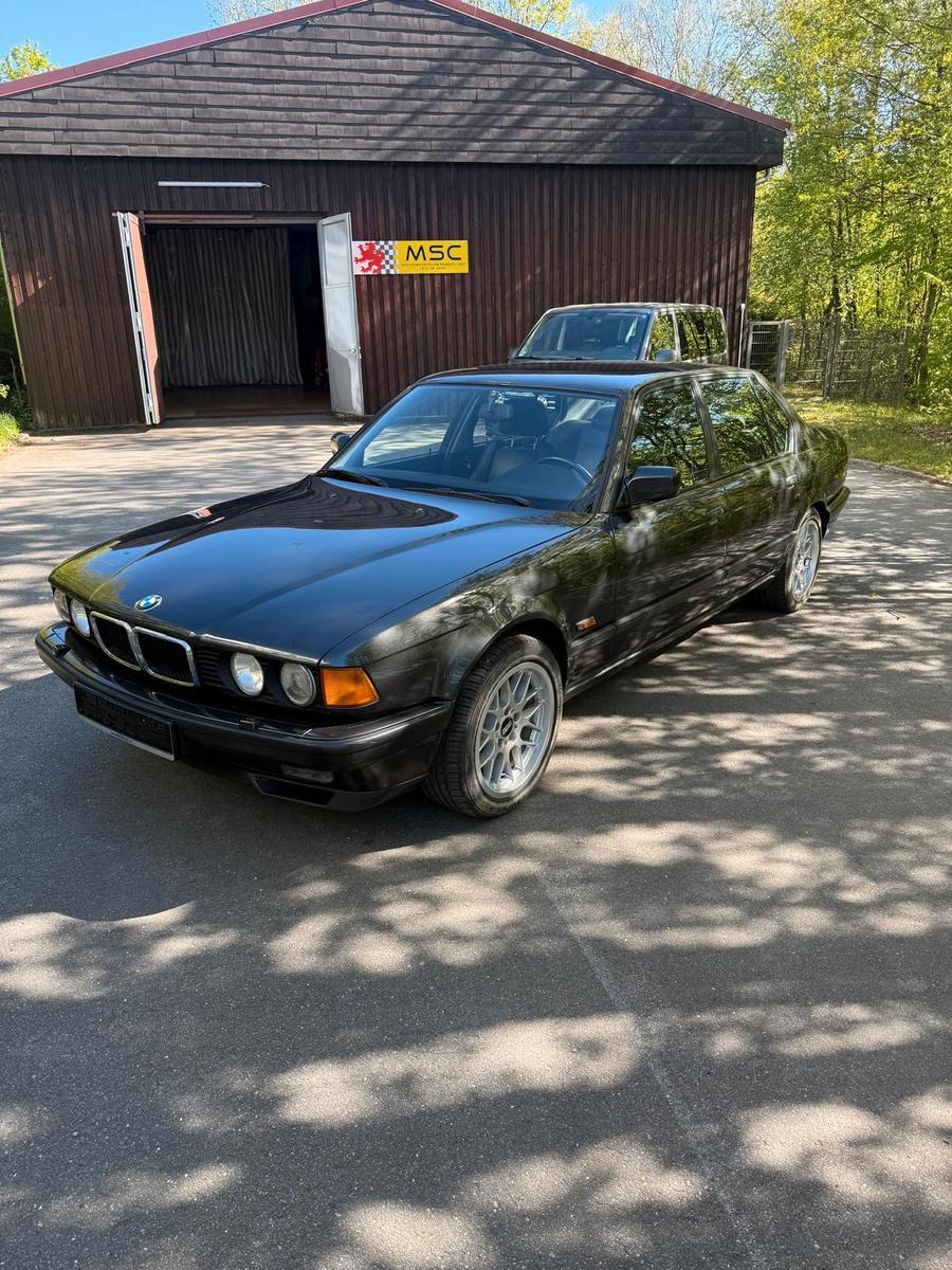 BMW 750i