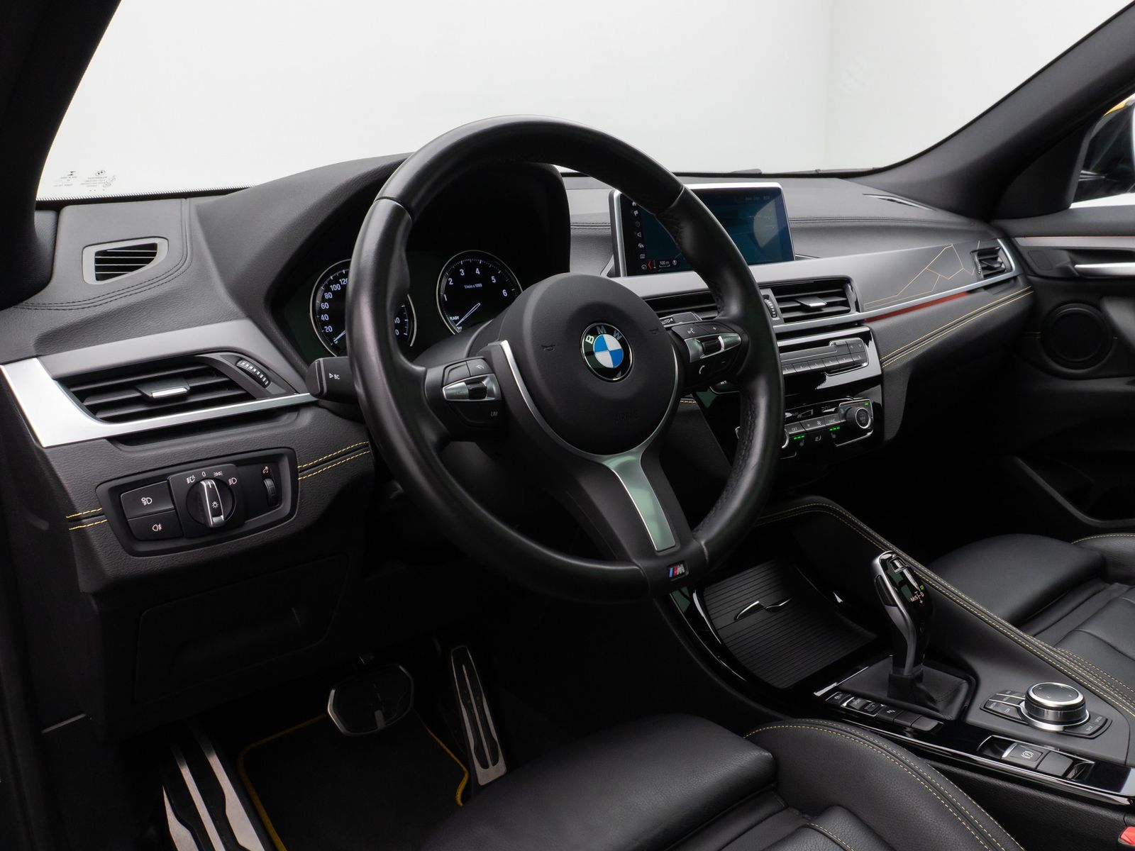 Fahrzeugabbildung BMW X2 sD18i M Sport Edition Panorama Kamera 19Zoll