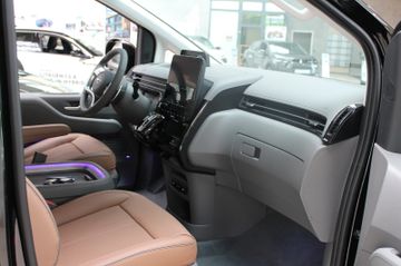 Fahrzeugabbildung Hyundai STARIA 4WD 8-AT SIGNATURE Sofort Verfügbar!!