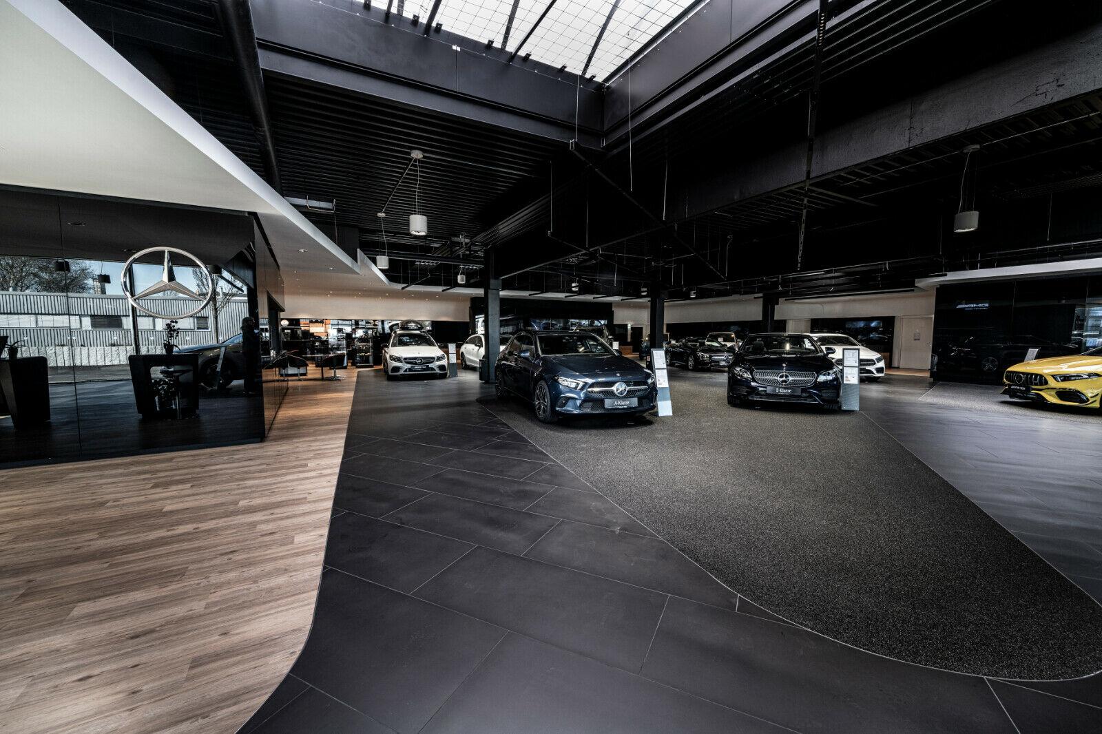 showroom-image-bottom