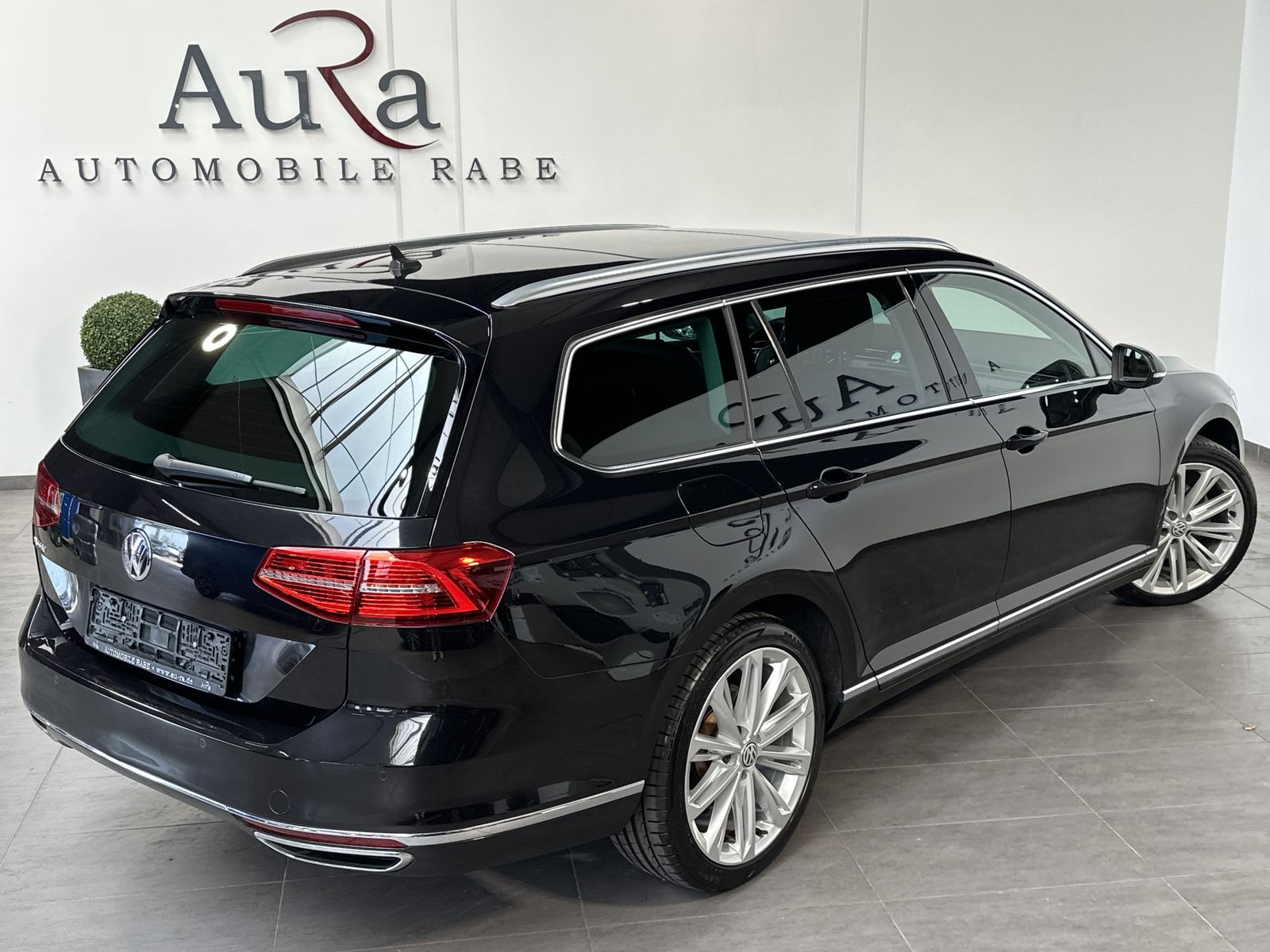 Fahrzeugabbildung Volkswagen Passat Variant HL NAV+LED+AHK+KAM+PANO+19ZO+AID