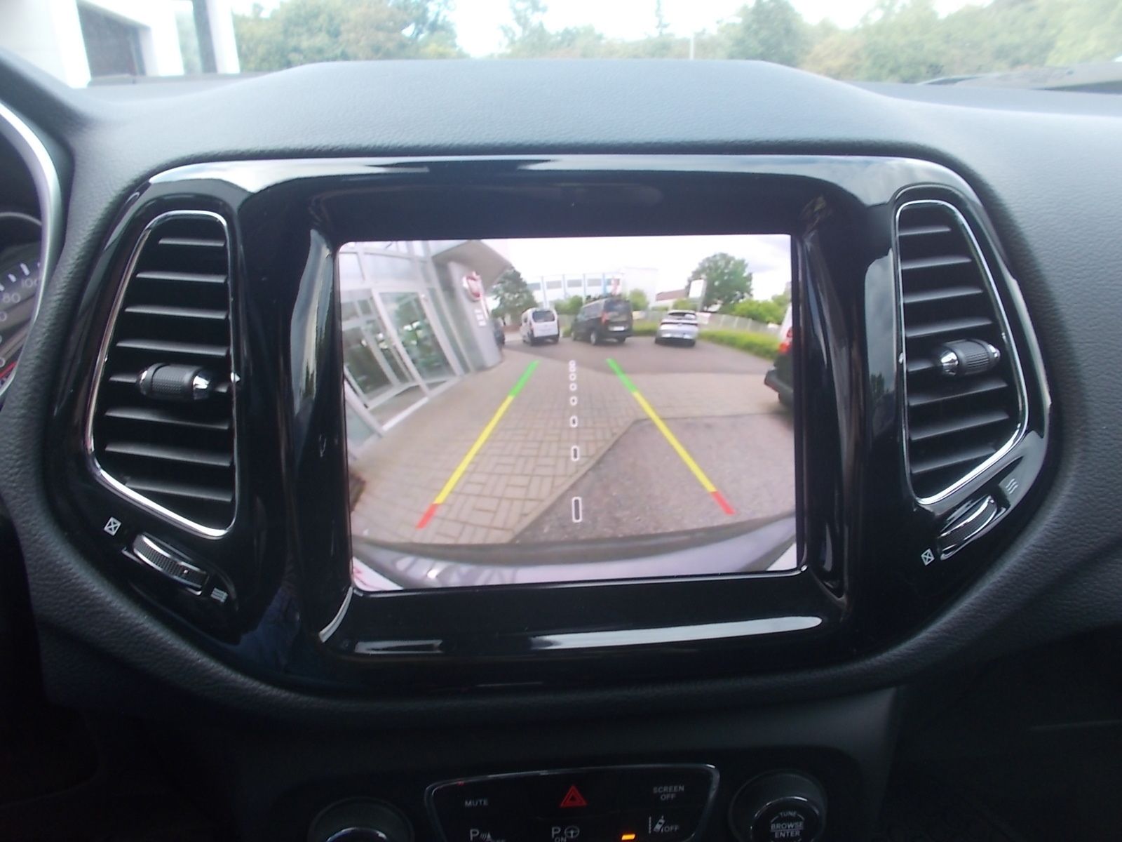 Fahrzeugabbildung Jeep Compass Limited 1.3 MultiAir FWD