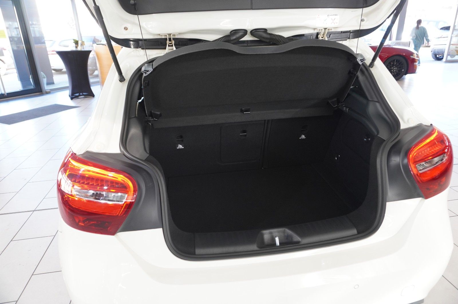 Fahrzeugabbildung Mercedes-Benz A 180 CDI URBAN KLIMA/SHZ/PDC/TEMP./SPORT/AHK