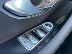 Fahrzeugabbildung Mercedes-Benz E 200 T Avantgarde DISTRONIC TOTWINKEL AHK WIDE