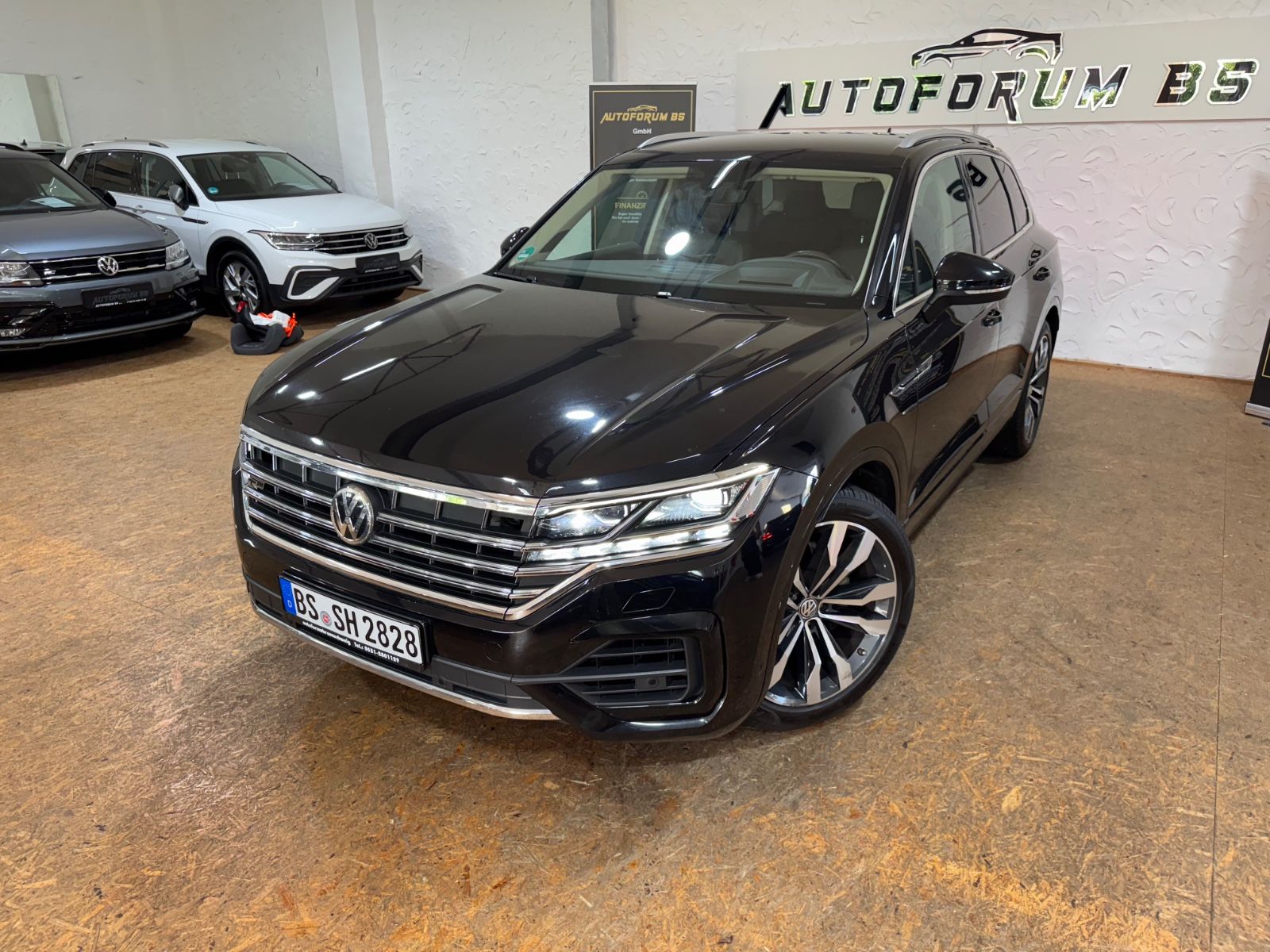 VW Touareg R-Line 4Motion/STANDHEIZ/AHK/LEDER/SOUND