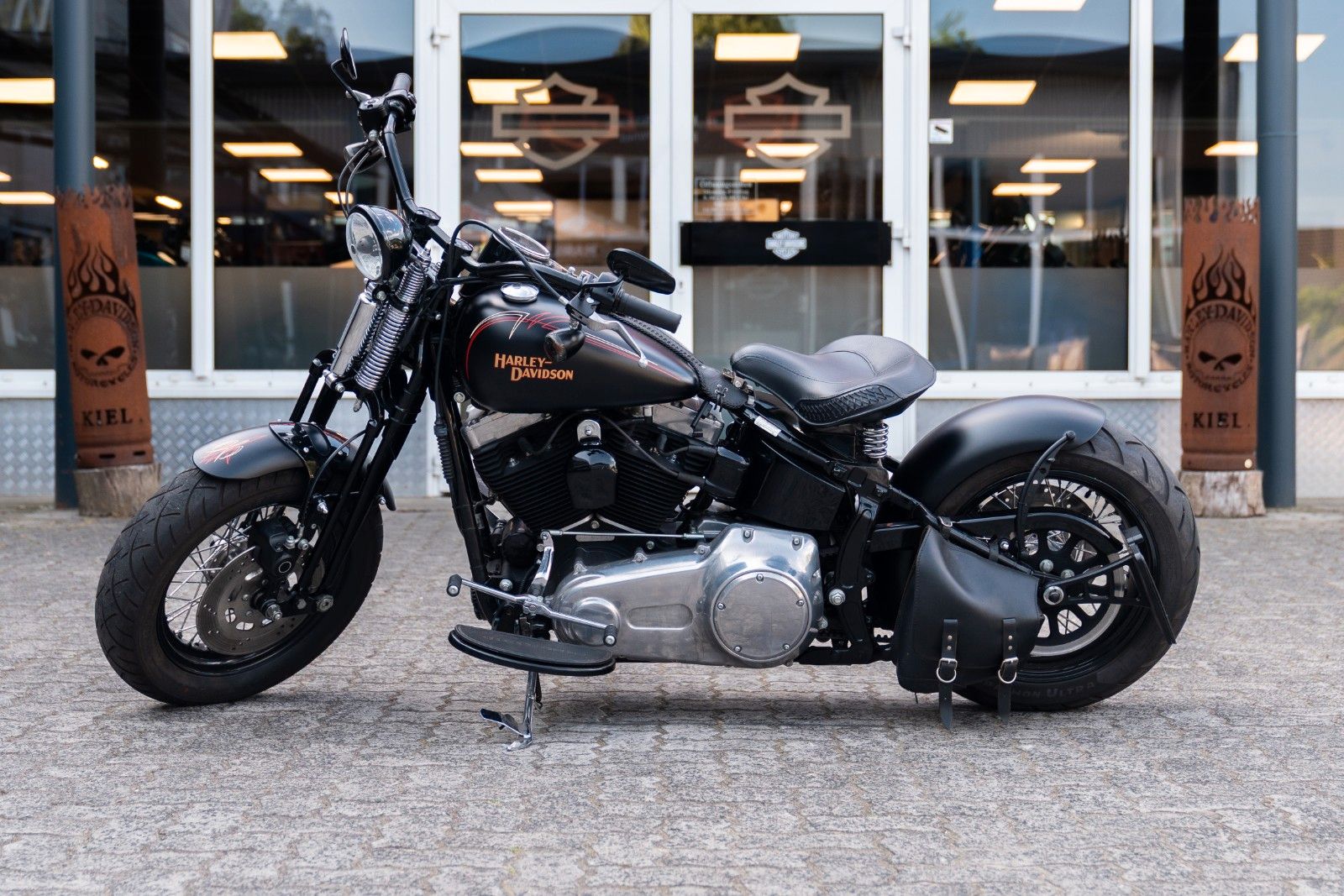Fahrzeugabbildung Harley-Davidson FLSTSB Cross Bones 96 cui - Jekill - kurzes Heck
