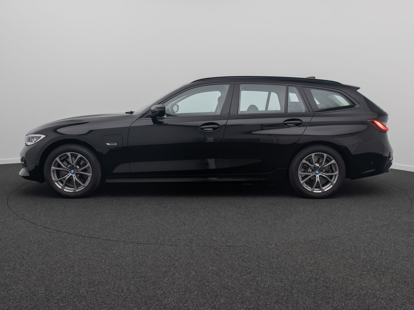 Fahrzeugabbildung BMW 320e xD Sport Line Kamera DAB Laser AHK Komfort