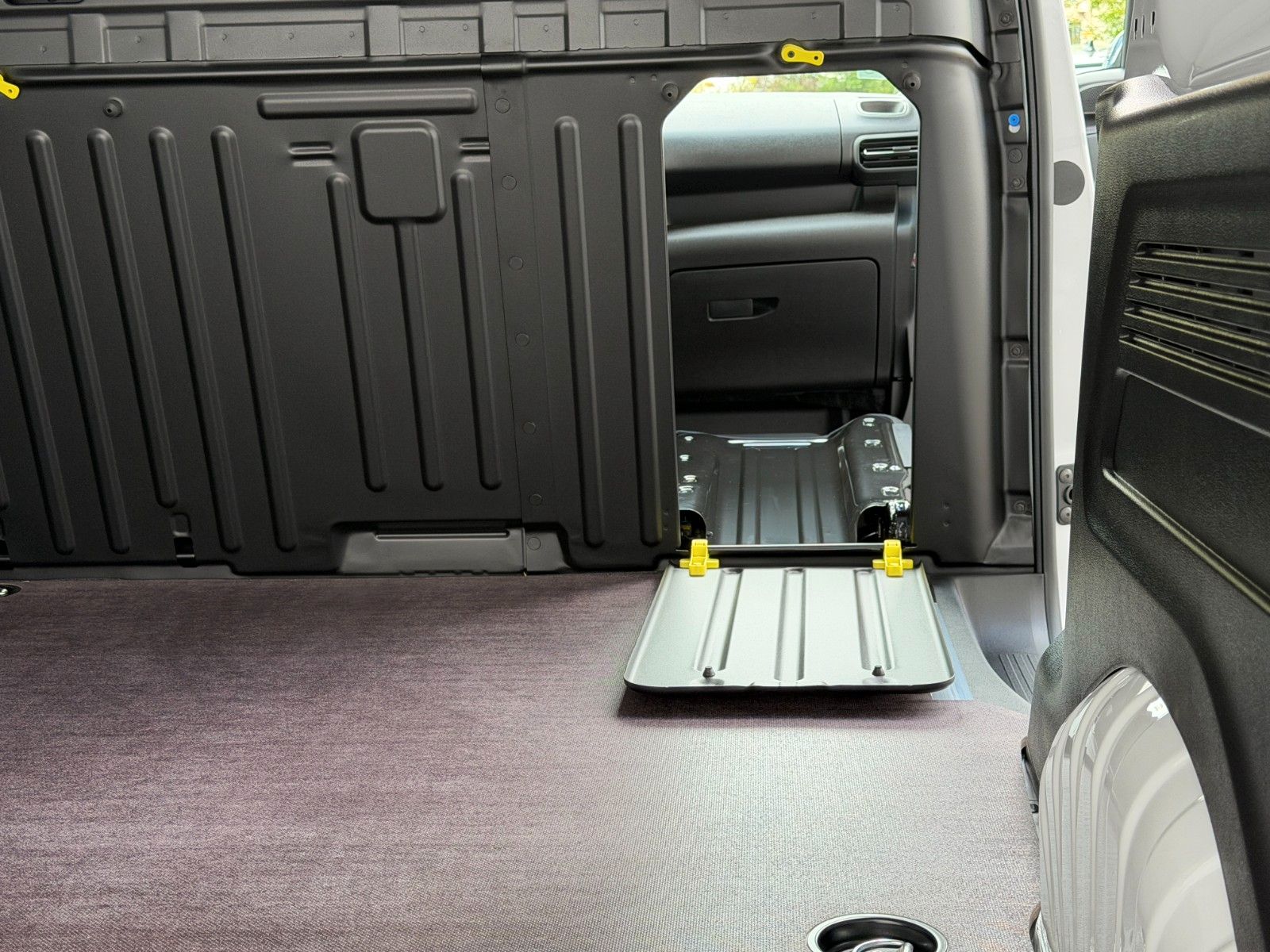 Fahrzeugabbildung Opel Combo Cargo Kastenwagen XL 1.5 Diesel 102 PS!