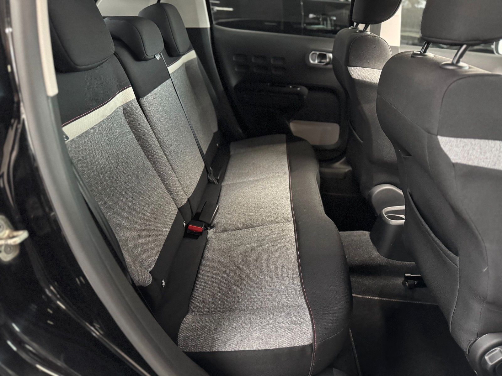 Fahrzeugabbildung Citroën C3 1.2 PurTech ELLE "DAB Navigation Kamera LM"