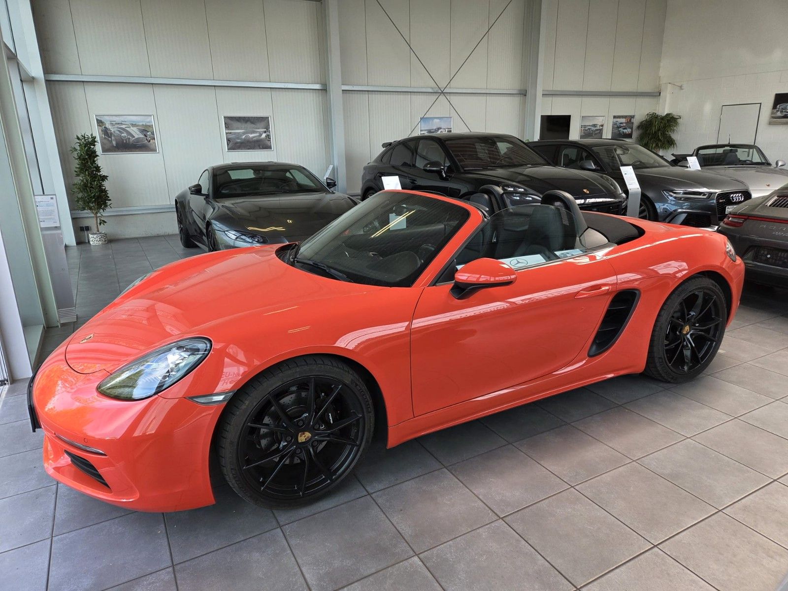 Fahrzeugabbildung Porsche Boxster/718/Lava-Orange/Sport Chrono/20 ZOll