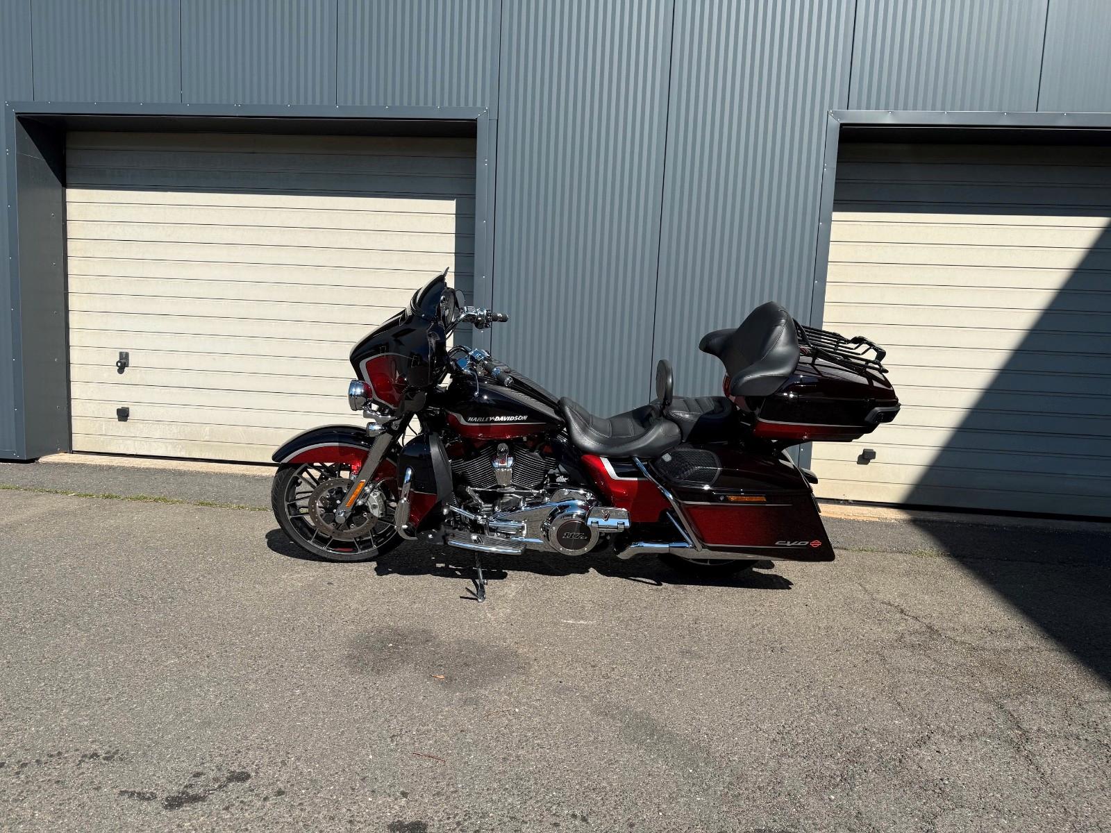 Harley-Davidson CVO Street Glide ´21 5HD1... J&H