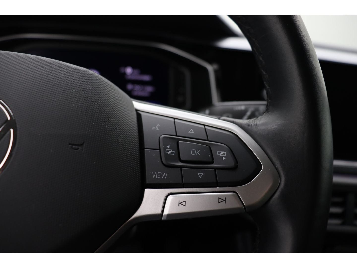 Fahrzeugabbildung Volkswagen Polo VI Style ACC Digi Cockpit LED Apple Carplay