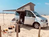 Volkswagen T5 California mit alle drum und dran - silberne Volkswagen T5 California