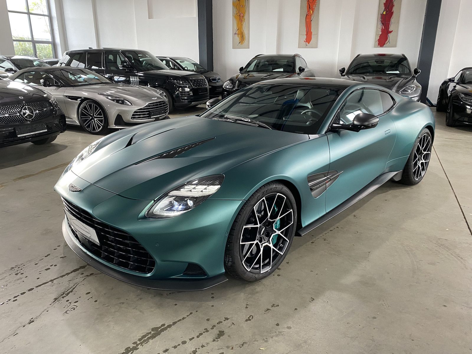 Fahrzeugabbildung Aston Martin Vanquish Q Satin/Carbon/Exhaust-Titan/UPE 50500,
