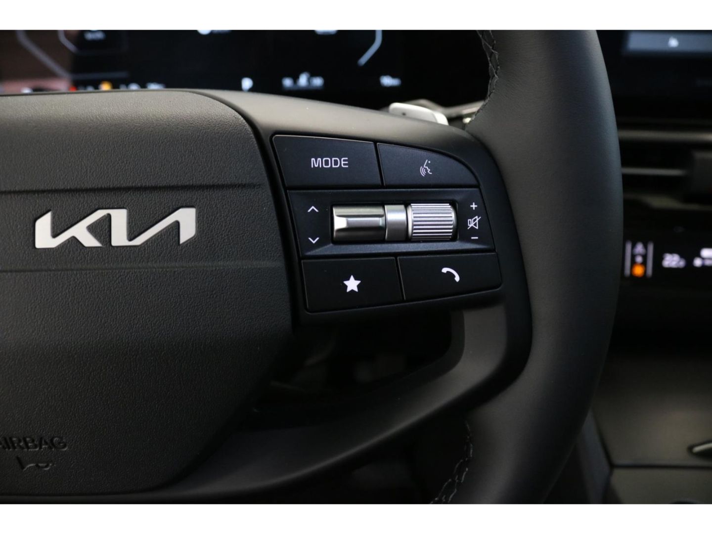 Fahrzeugabbildung Kia Sportage Spirit HUD Panoramadach Navi 360 Kamera