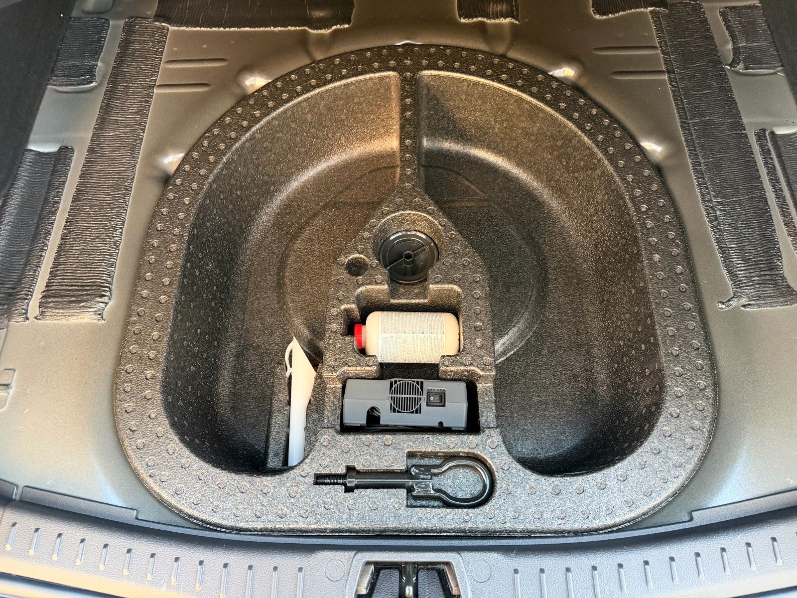 Fahrzeugabbildung Ford Focus Turnier ST+SportfahrW+BiXenon+Alcantara