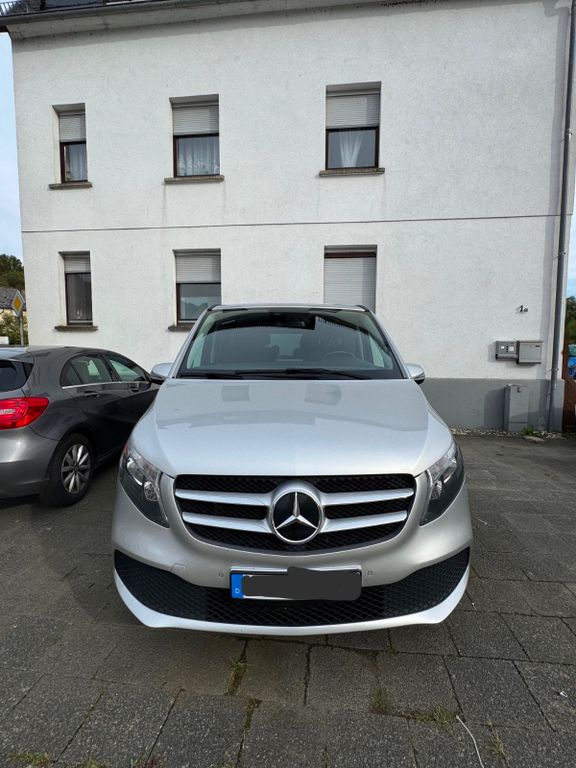 Image of Mercedes-Benz 220