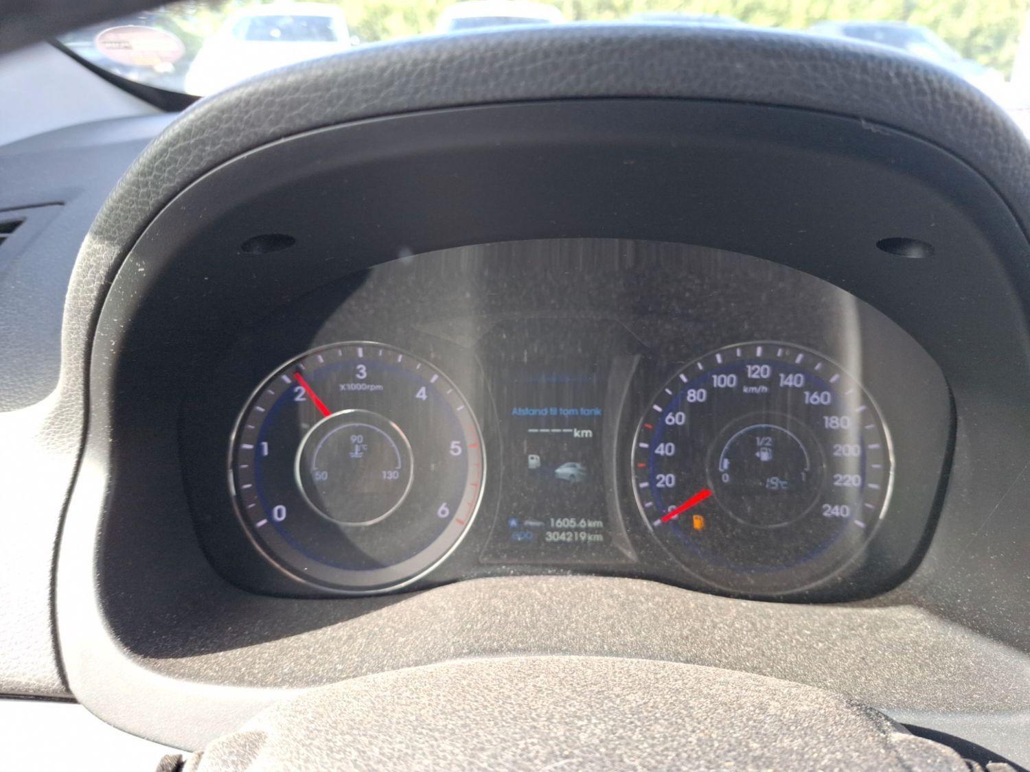 Hyundai i40 2014 — photo 13
