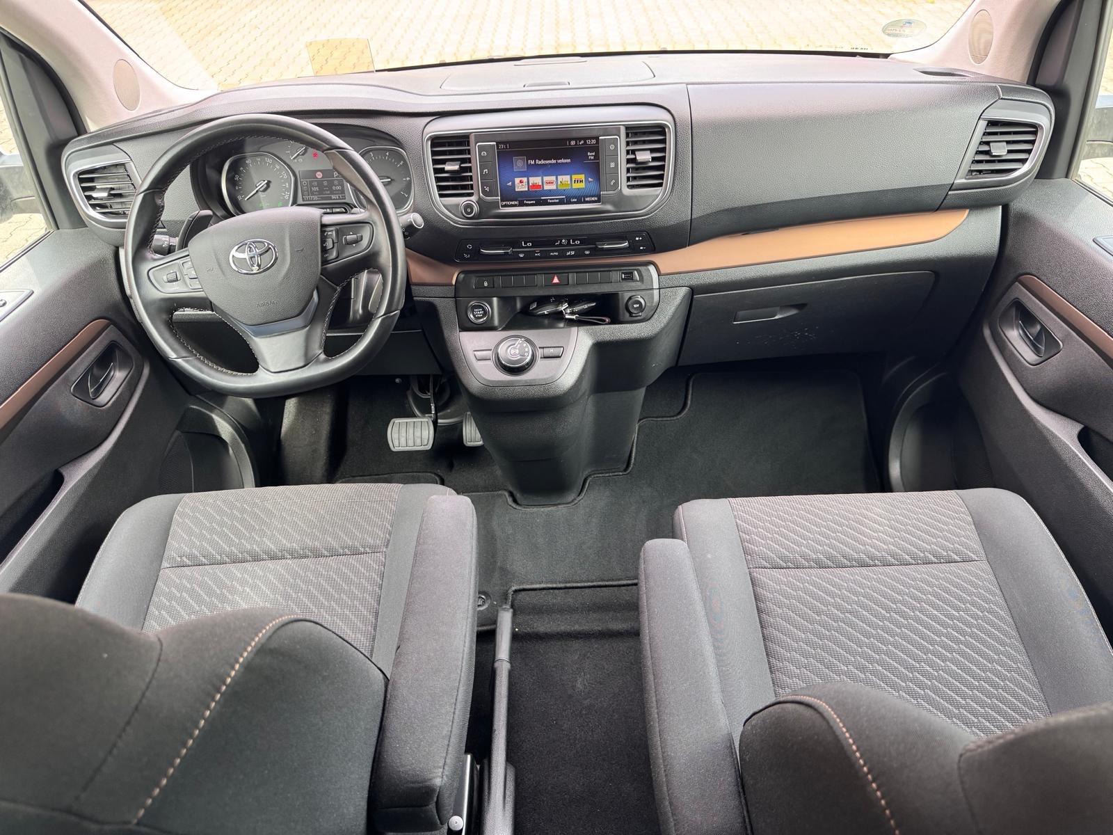 Toyota Crosscamp - Automatik - Standheizung - 1.Hand -
