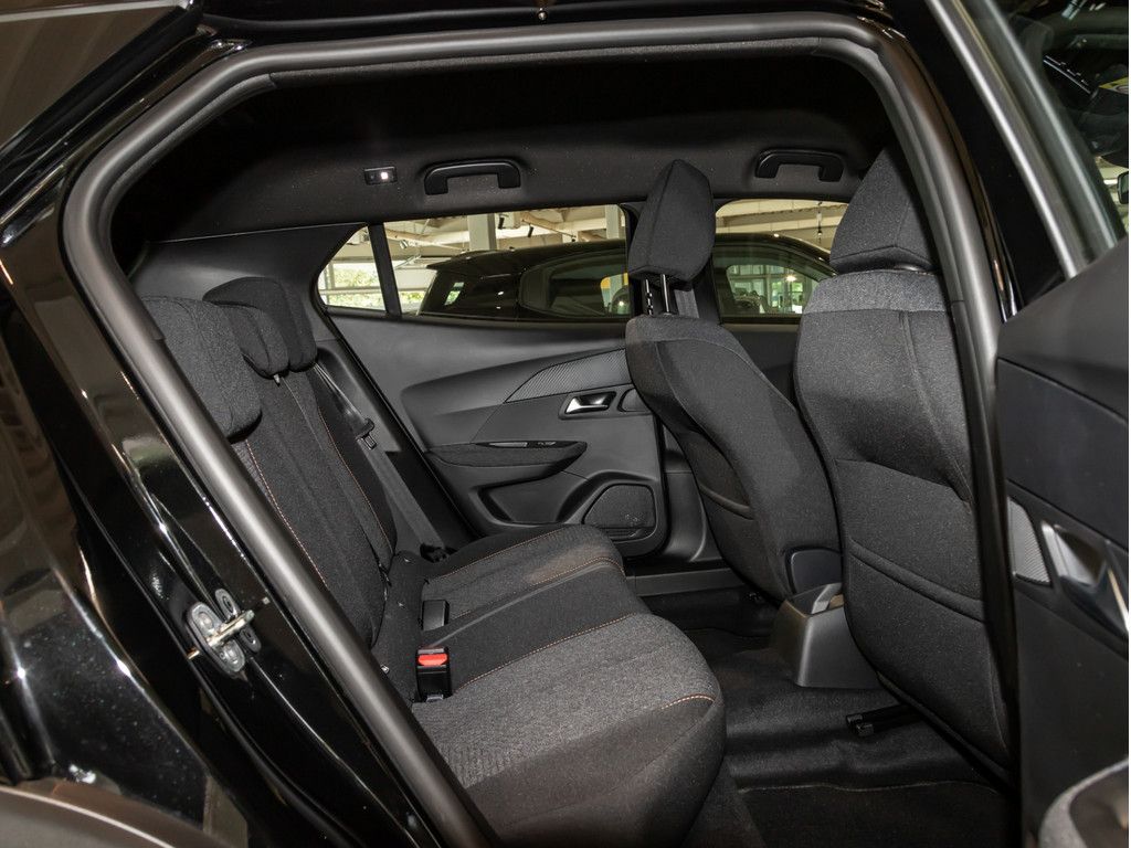Peugeot 2008 - Bild 9