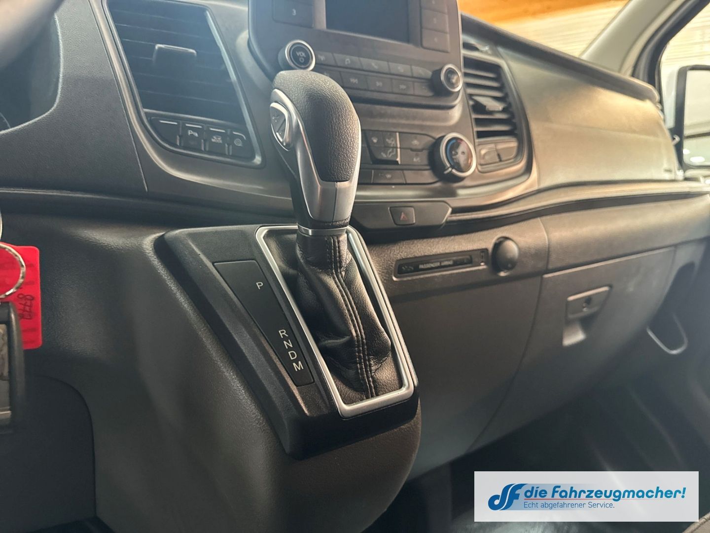 Fahrzeugabbildung Ford Transit Custom Tourneo 320 L1 Trend 2.0 TDCi EU6
