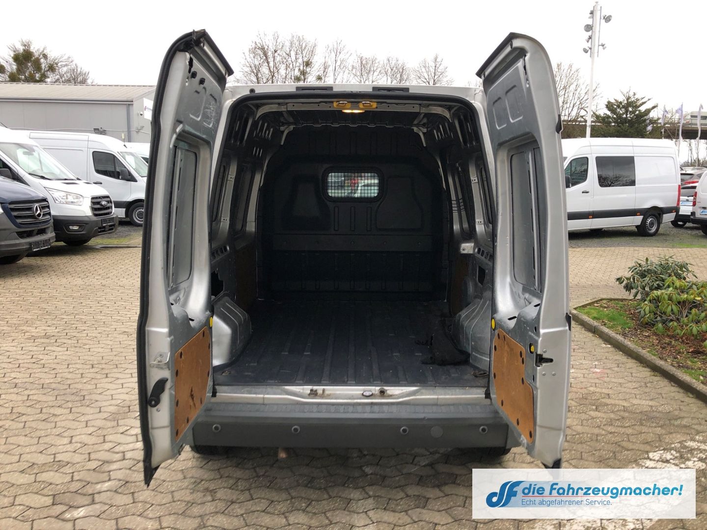 Fahrzeugabbildung Ford Transit Connect Kasten lang 1.8 TDCi DPF PDC Spr