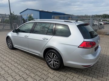 Volkswagen Golf - 10