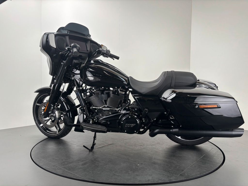 Fahrzeugabbildung Harley-Davidson STREET GLIDE FLHX *NEUWERTIGER ZUSTAND*