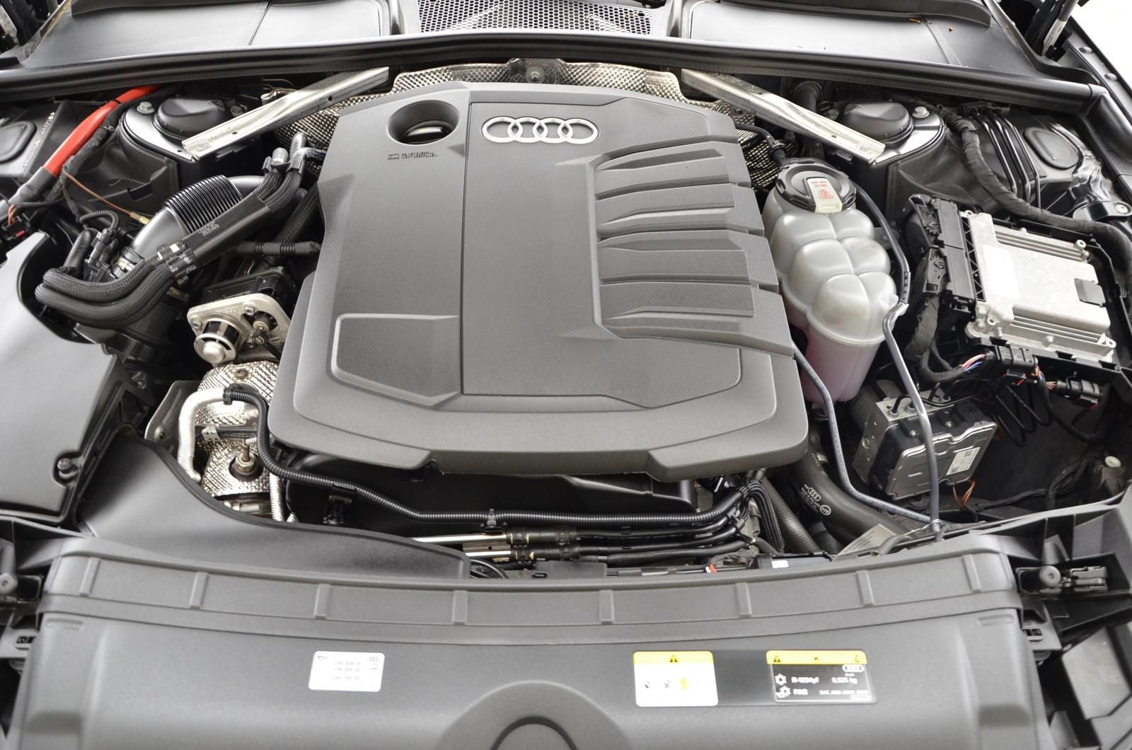 Fahrzeugabbildung Audi A4 Avant 30 TDI 100kW S tronic Navi